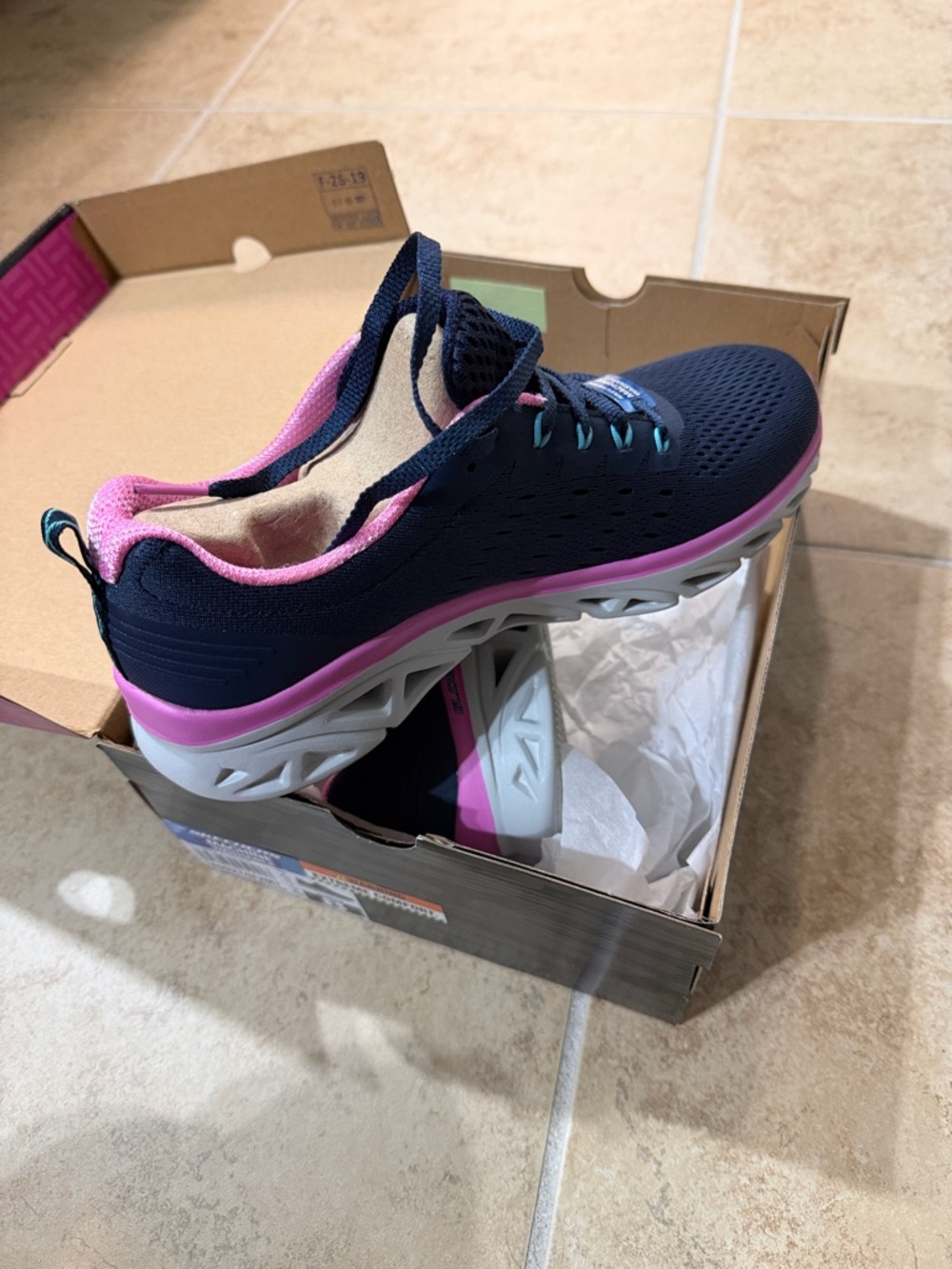 Skechers Glide Step Shoes in Navy Blue/Pink NWT